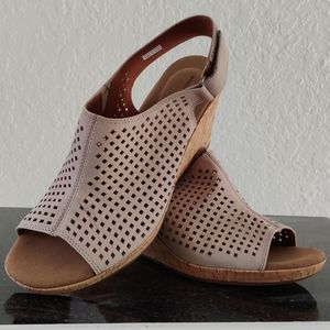 N W/O B Rockport Briah suede cork wedge sandals size 9.5
